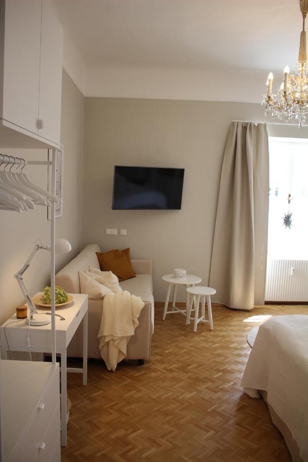 White Flat By Grazrentals With Cool Location & Free Parking מראה חיצוני תמונה