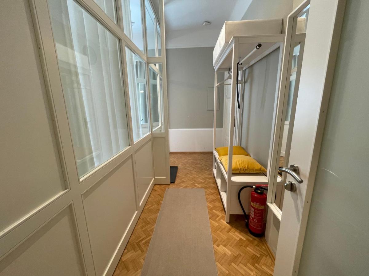 White Flat By Grazrentals With Cool Location & Free Parking מראה חיצוני תמונה