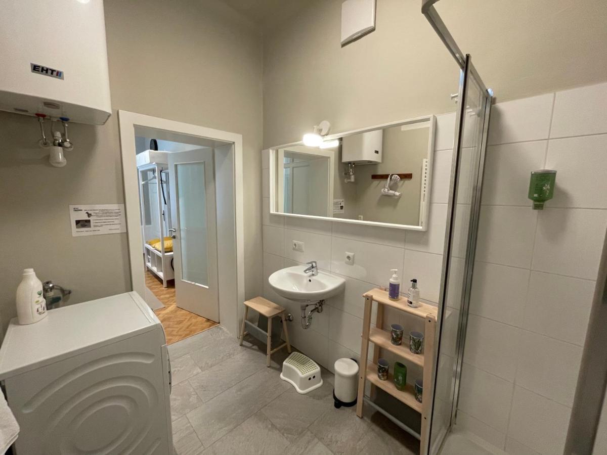 White Flat By Grazrentals With Cool Location & Free Parking מראה חיצוני תמונה