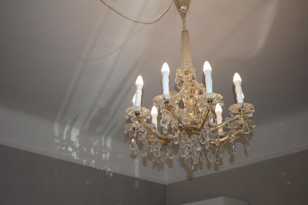White Flat By Grazrentals With Cool Location & Free Parking מראה חיצוני תמונה