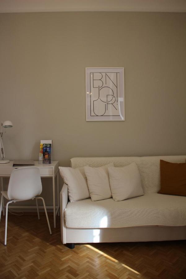 White Flat By Grazrentals With Cool Location & Free Parking מראה חיצוני תמונה